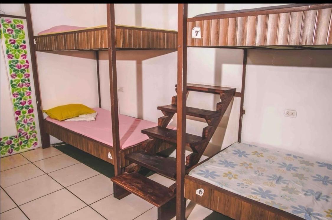 Cheap Hostel Quepos Ngoại thất bức ảnh