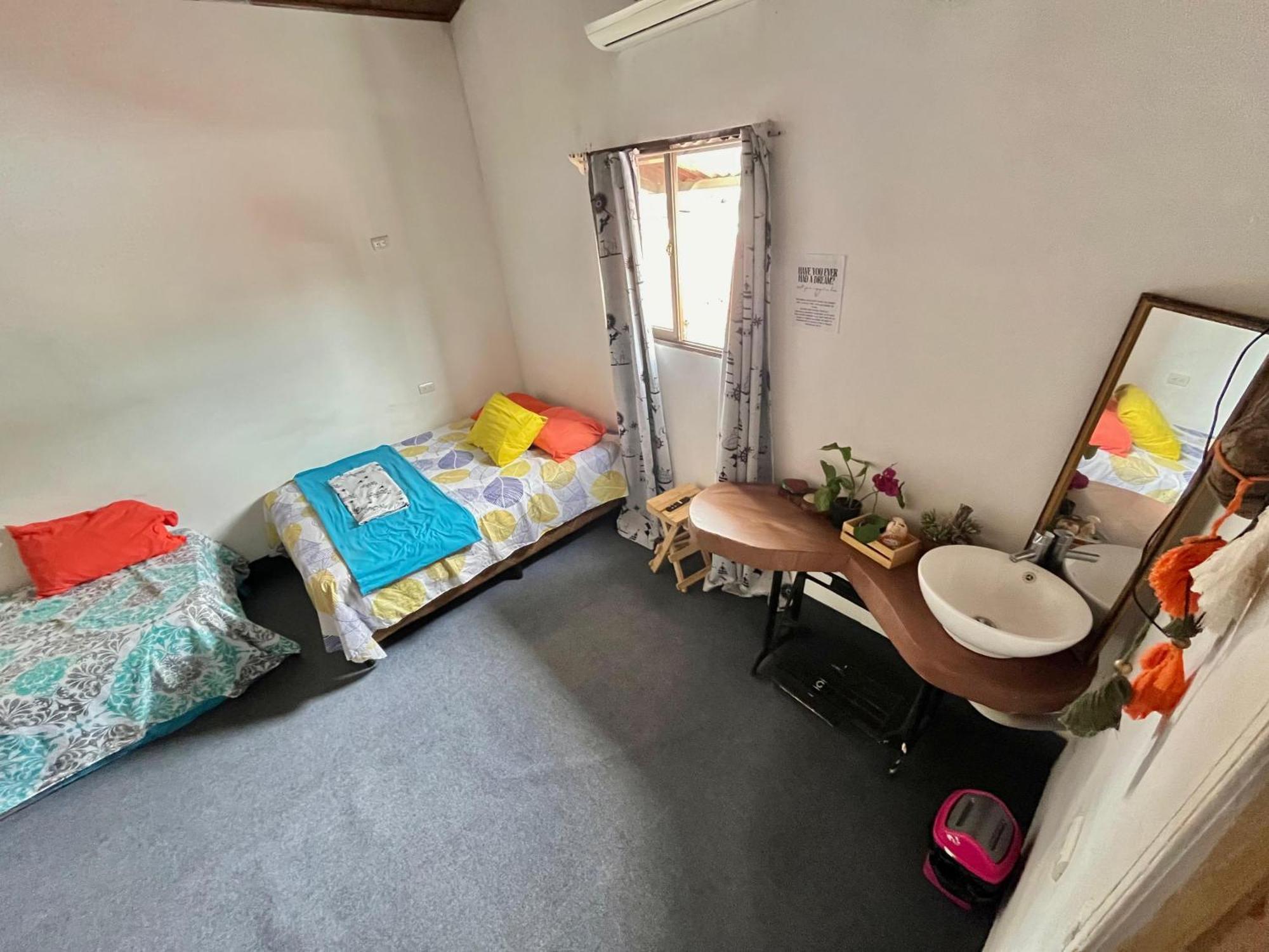 Cheap Hostel Quepos Ngoại thất bức ảnh