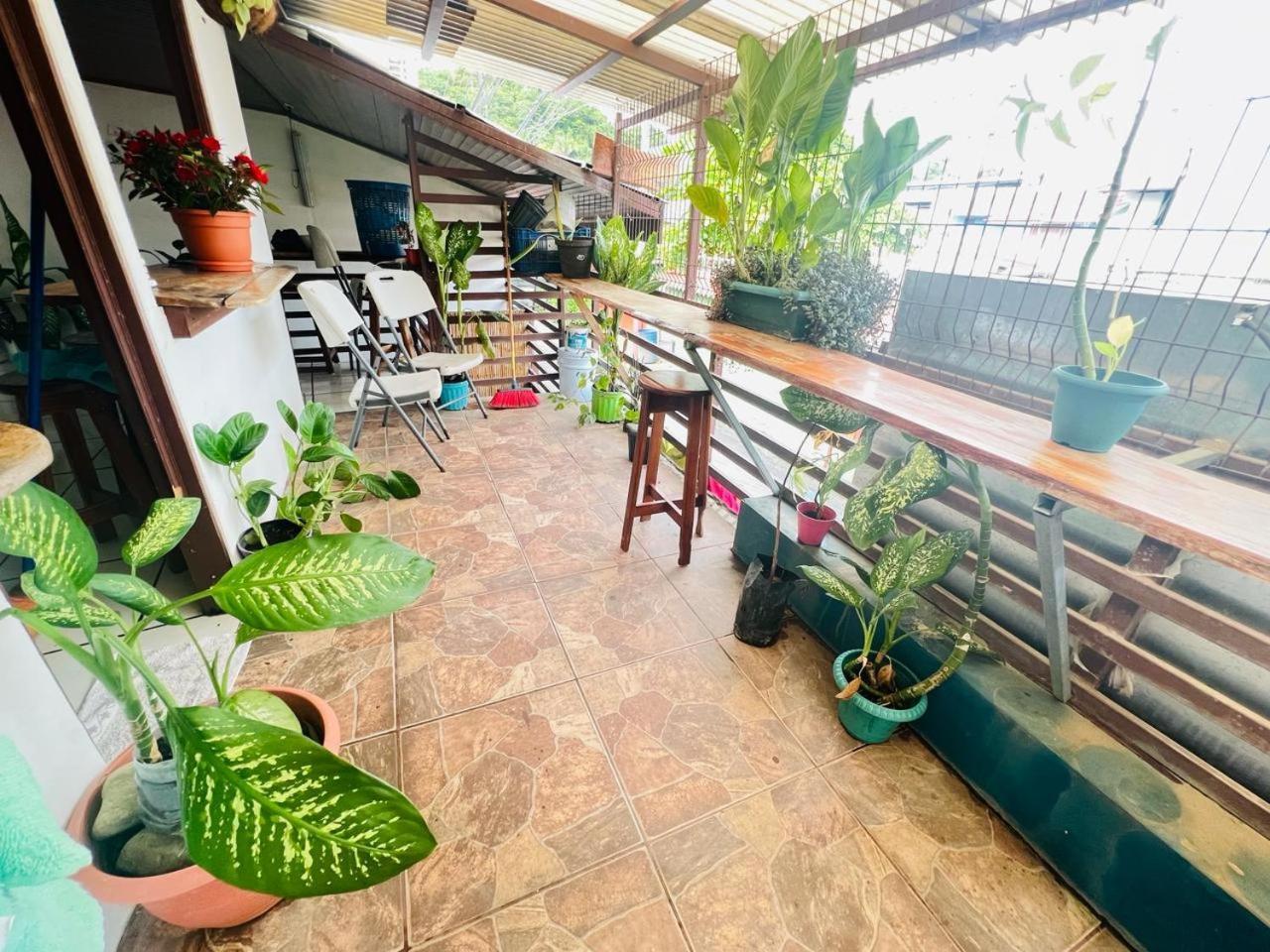 Cheap Hostel Quepos Ngoại thất bức ảnh