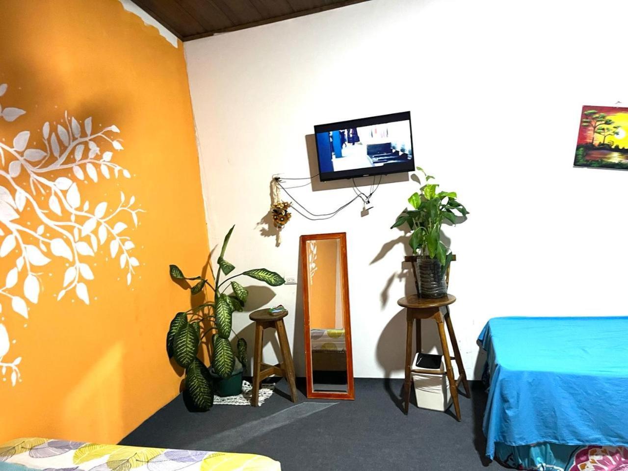 Cheap Hostel Quepos Ngoại thất bức ảnh
