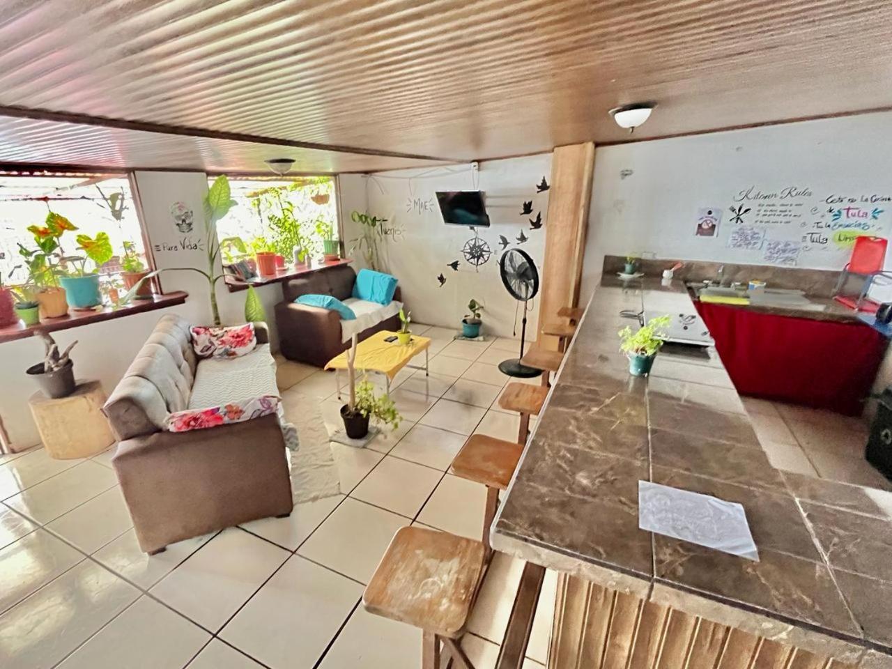 Cheap Hostel Quepos Ngoại thất bức ảnh