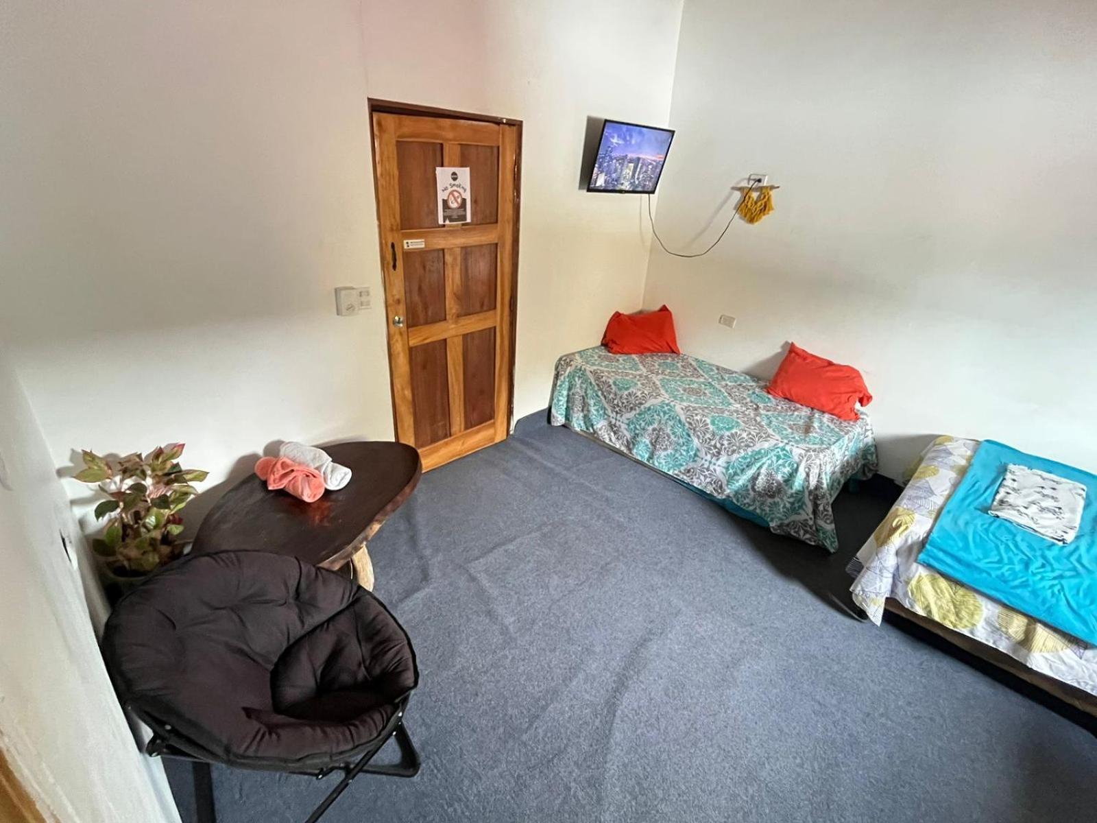 Cheap Hostel Quepos Ngoại thất bức ảnh