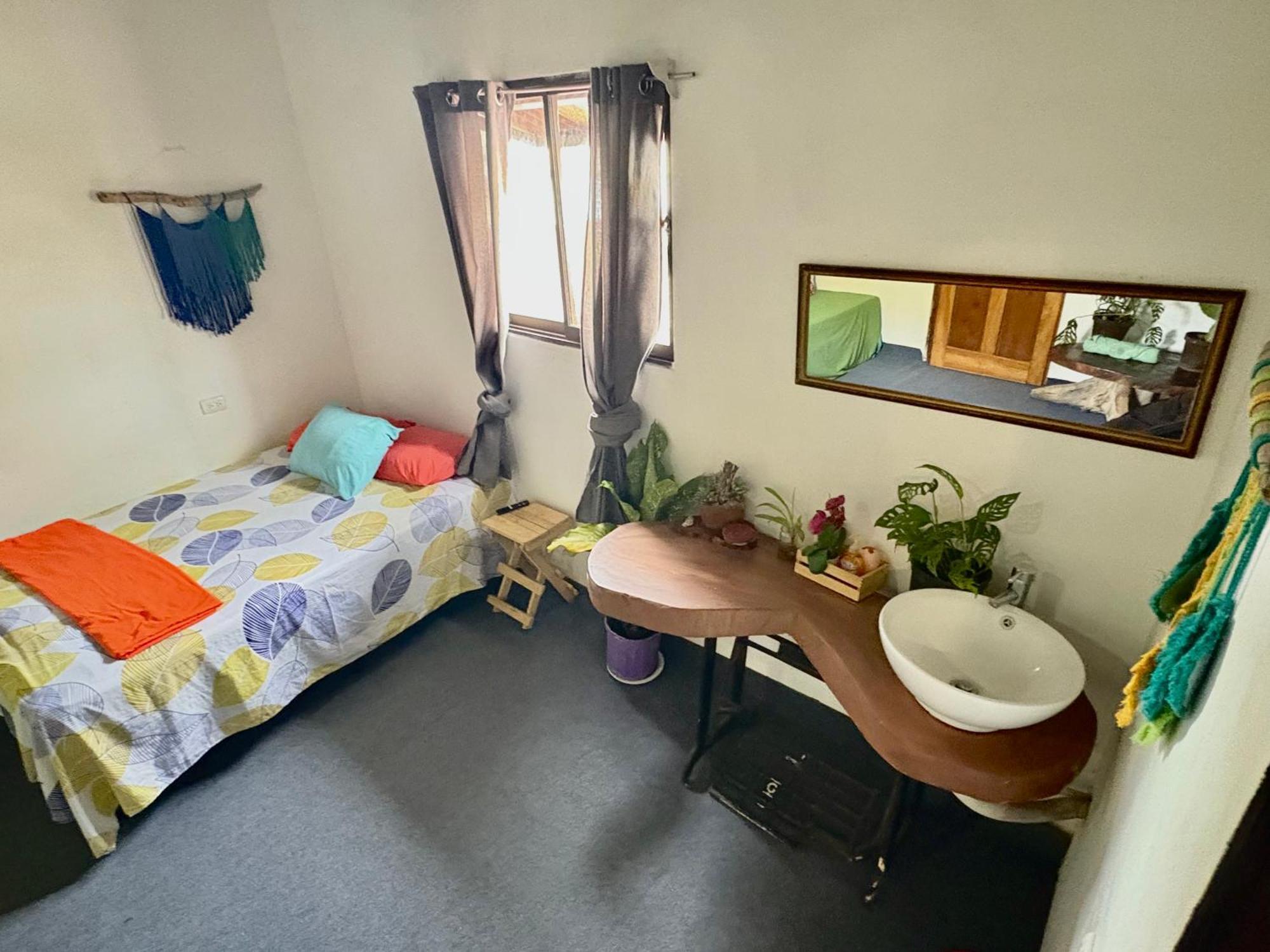 Cheap Hostel Quepos Ngoại thất bức ảnh
