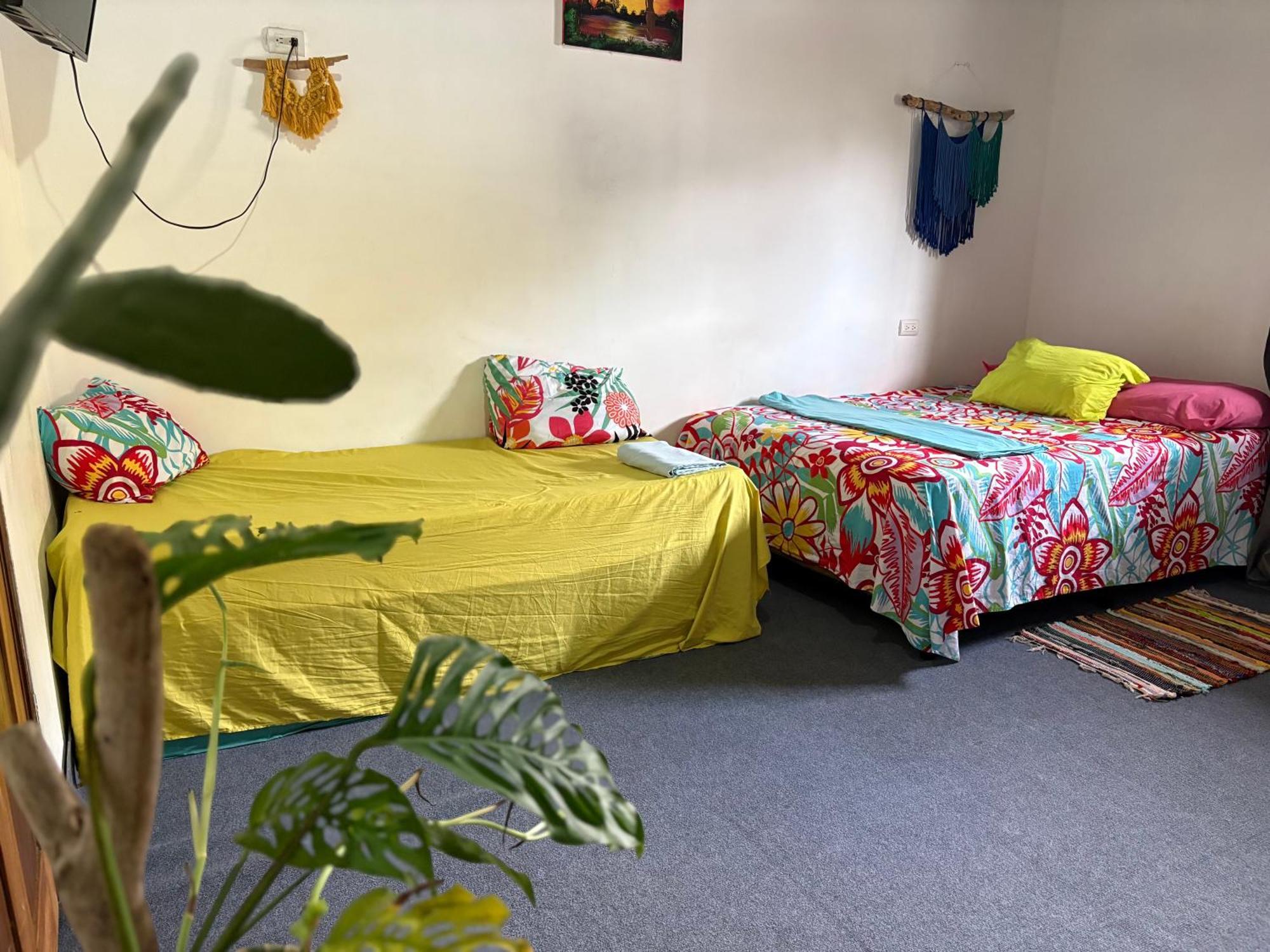 Cheap Hostel Quepos Ngoại thất bức ảnh