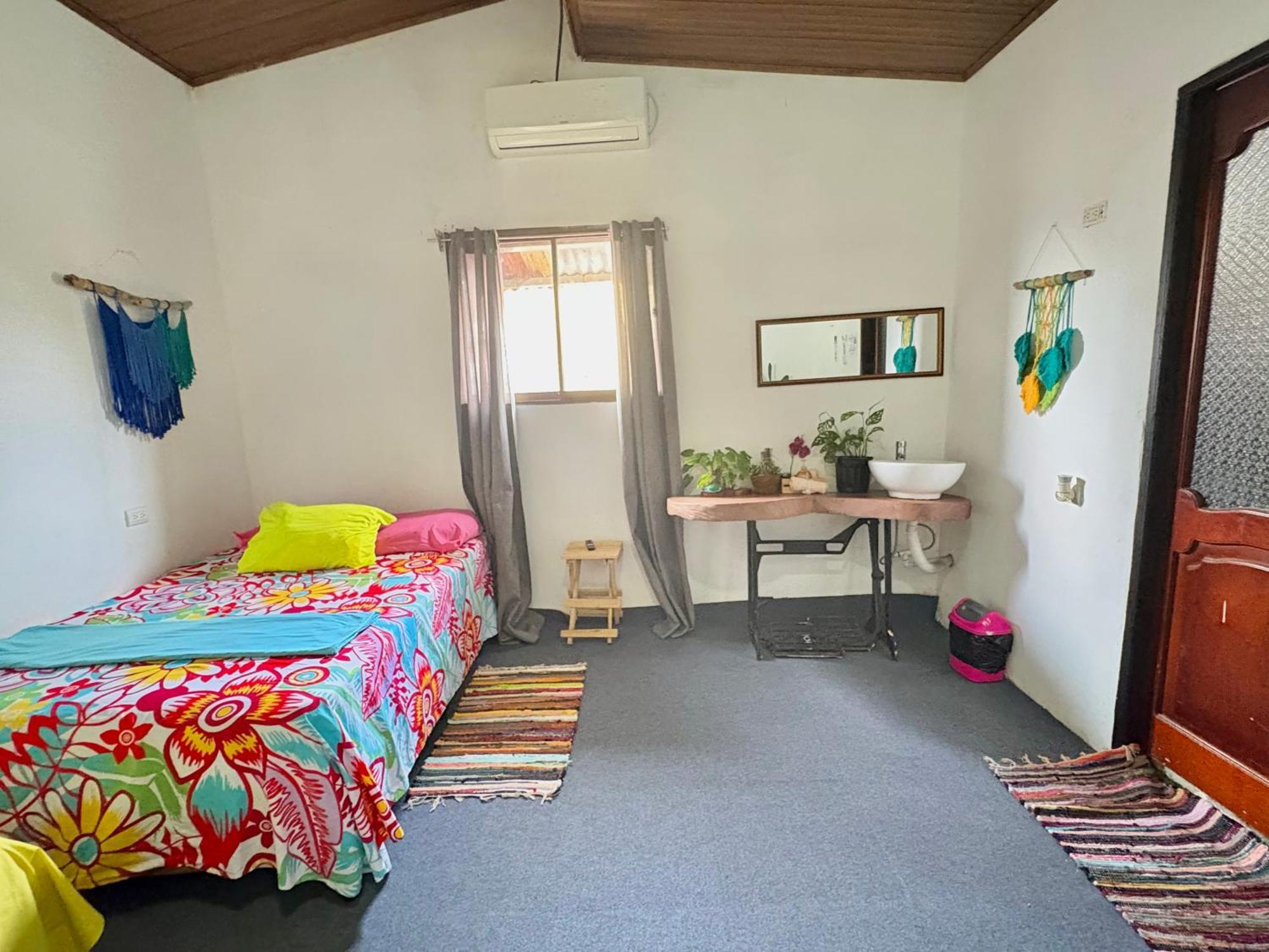 Cheap Hostel Quepos Ngoại thất bức ảnh
