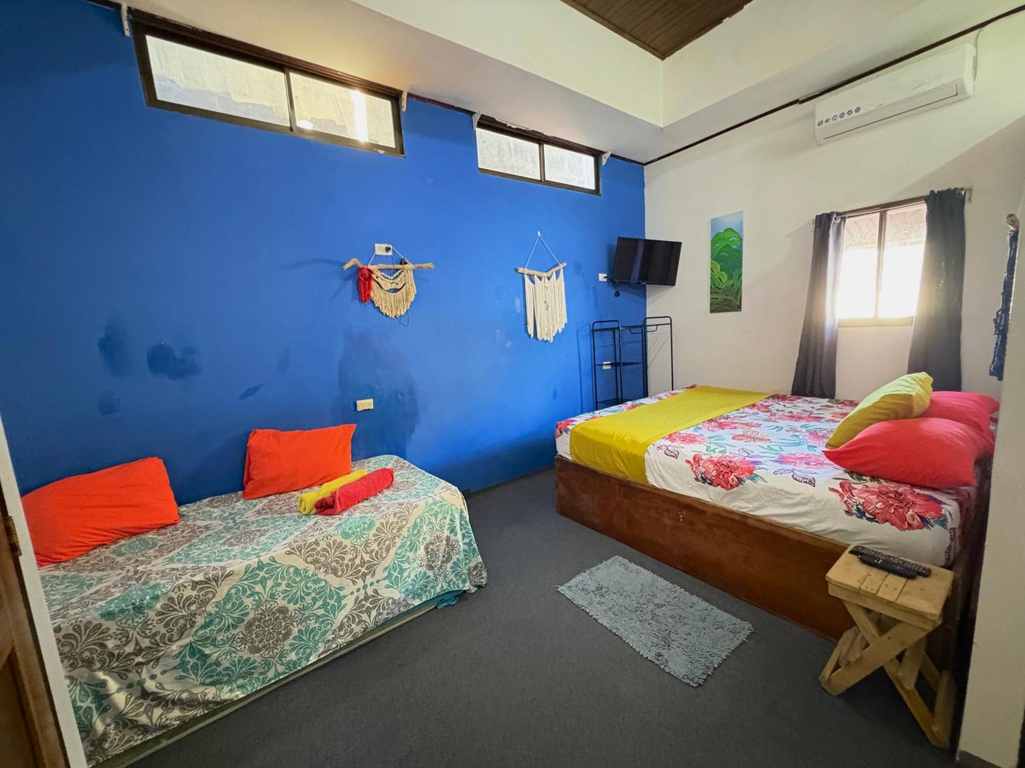 Cheap Hostel Quepos Ngoại thất bức ảnh